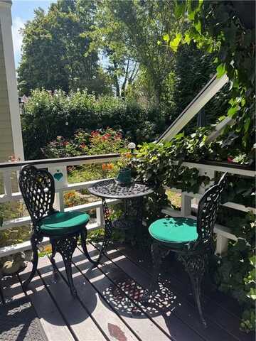 5 Whitwell Avenue, Newport, RI 02852