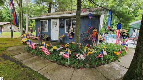8084 Campbell Avenue, Hale, MI 48739