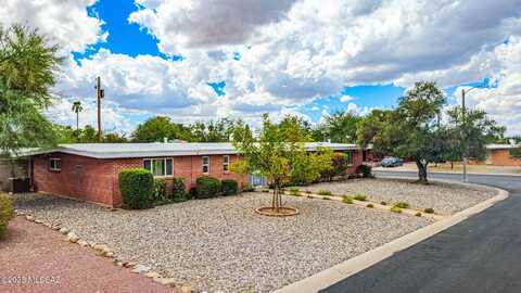 6902 E Calle Canis, Tucson, AZ 85710