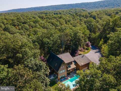 82 SABRINA LANE, HEDGESVILLE, WV 25427