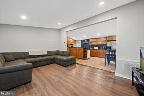 8524 STOCK DRIVE, LUSBY, MD 20657
