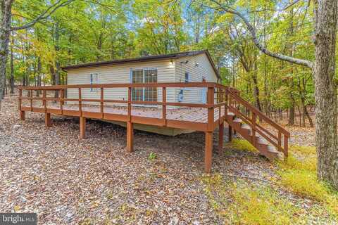 33 MAPLE LANE, BERKELEY SPRINGS, WV 25411