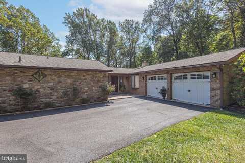 2880 SNAKE HILL ROAD, DOYLESTOWN, PA 18902
