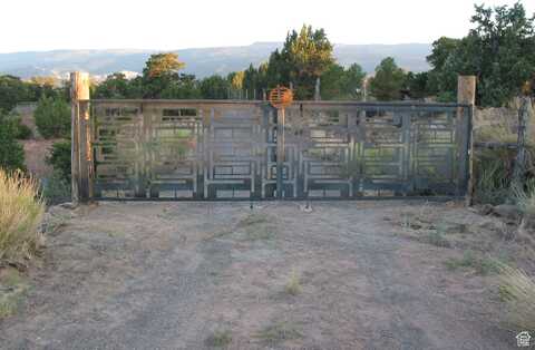405 W 1000 N, Torrey, UT 84775