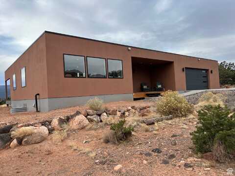 405 W 1000 N, Torrey, UT 84775