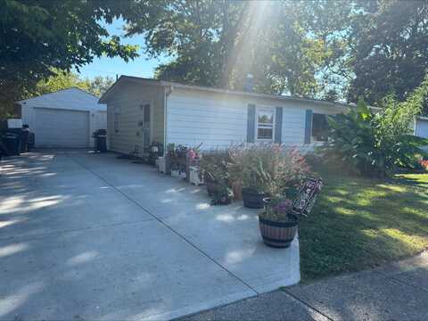 210 Prentice Drive, New Carlisle, OH 45344