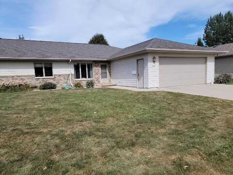 2211 SE 10th Avenue, Aberdeen, SD 57401
