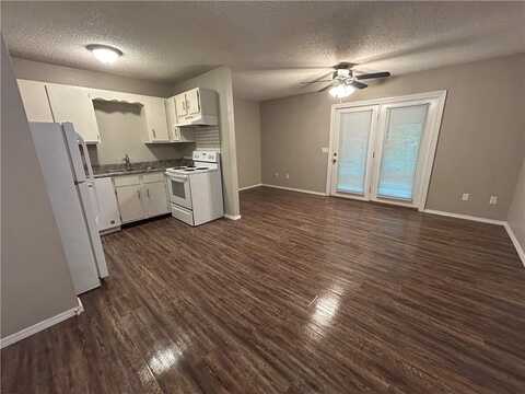221 Brooke Lynn DR Unit #B, Gentry, AR 72734