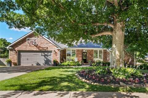 2203 N Aspen DR, Fayetteville, AR 72703