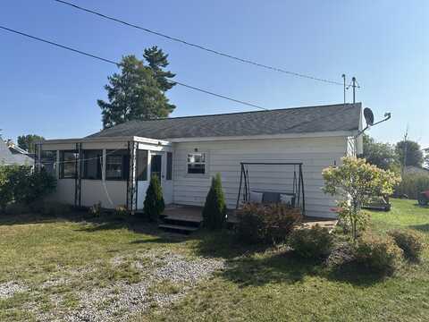 13510 W Shore Drive, Houghton Lake, MI 48629