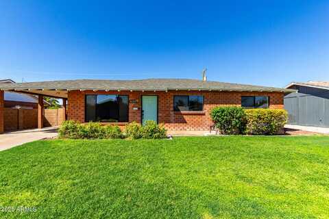 8102 E WHITTON Avenue, Scottsdale, AZ 85251