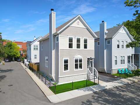 2903 N. Wolcott Avenue, Chicago, IL 60657