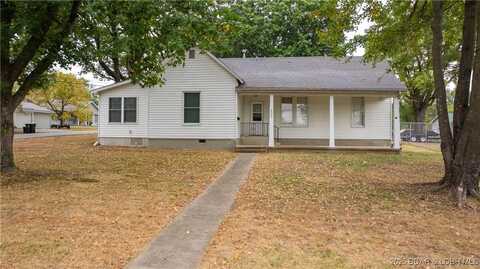 601 McNair Street, Versailles, MO 65084