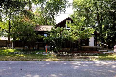 695 S 34th Street, Terre Haute, IN 47803