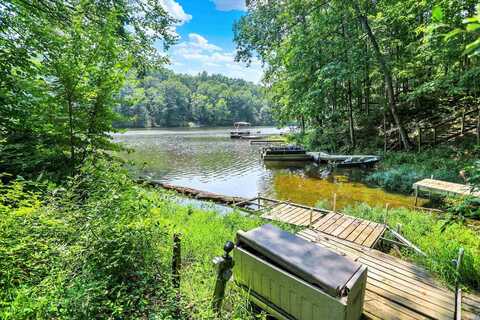 3609 Mockingbird Lane, Nashville, IN 47448