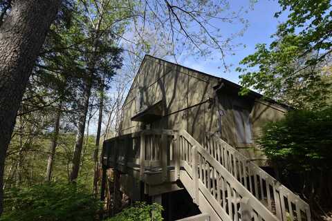 9126 S Pointe Ridge Lane, Bloomington, IN 47401