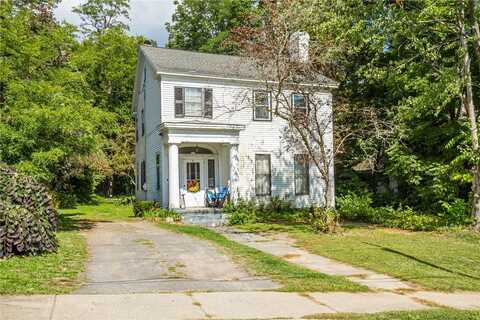 26 Queen St, Lyons, NY 14489