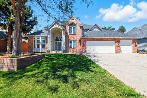 618 OAKHURST DR, Cheyenne, WY 82009