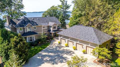 1414 WAUKAZOO DRIVE, HOLLAND, MI 49424