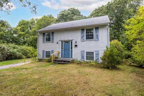 2 Swallow Street, Teaticket, MA 02536