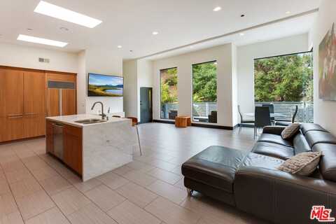 2929 Passmore Dr, Los Angeles, CA 90068