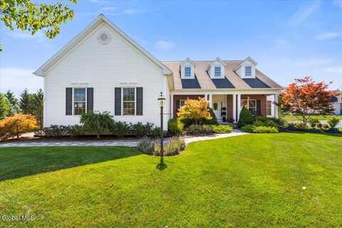 25 Trotter Circle, Bethlehem, NY 12158