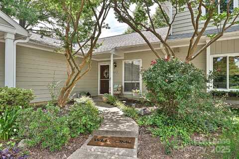 1077 Sardis Cove Drive, Charlotte, NC 28270