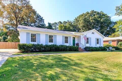 1700 Redcoat Drive, Charlotte, NC 28211