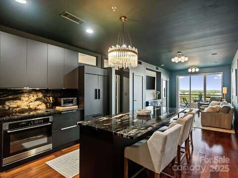 333 W Trade Street unit: 1301, Charlotte, NC 28202