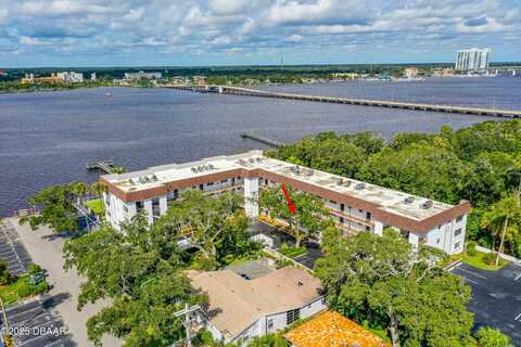 118 S Halifax Avenue, Daytona Beach, FL 32118