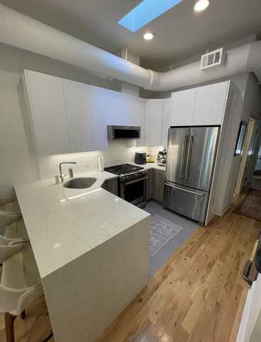 208 PARK AVE 4R, Hoboken, NJ 07030