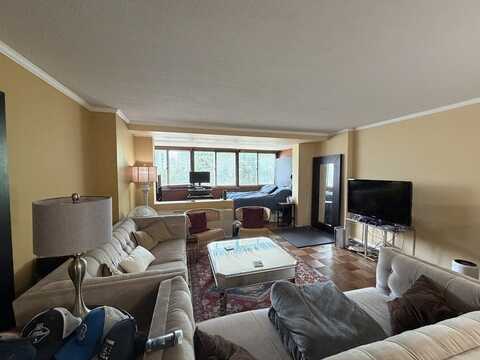 9 Hawthorne Place 4B, Boston, MA 02114