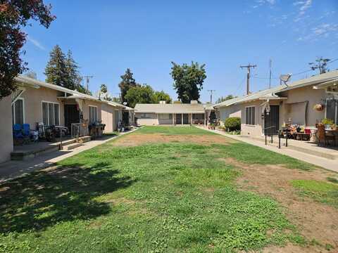 422 Race Avenue W, Visalia, CA 93291