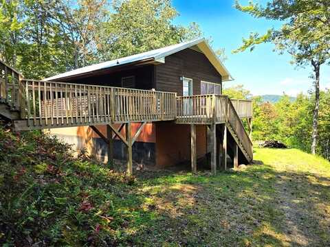 333 Fox Layre Road, Franklin, NC 28734