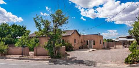 4627 SAN ISIDRO Street NW, Albuquerque, NM 87107