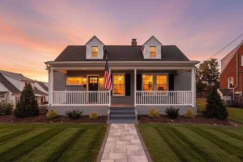 1215 W 12TH ST, WAYNESBORO, VA 22980