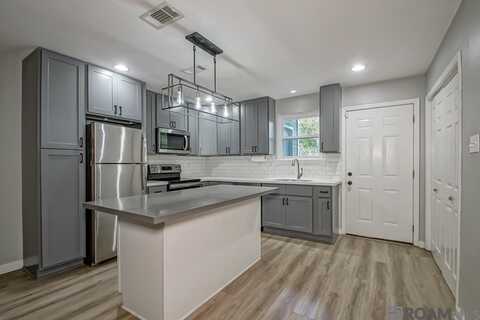 86 Stokes Ct, Baton Rouge, LA 70808