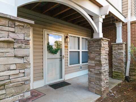 3802 Falcon Crest Dr, Louisville, KY 40219