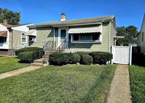 2721 Birch Avenue, Whiting, IN 46394