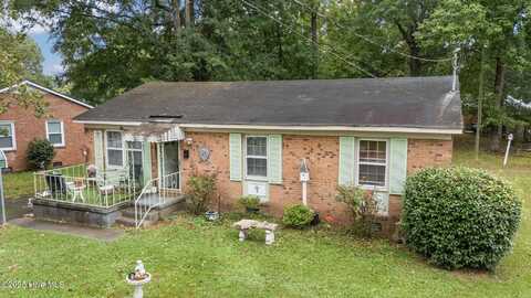 602 Meadows Lane, Kinston, NC 28501
