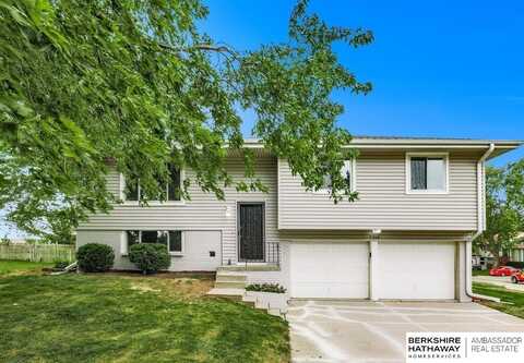 7702 Highland Boulevard, Omaha, NE 68138