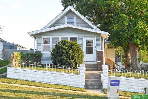 1911 W Street, Omaha, NE 68107