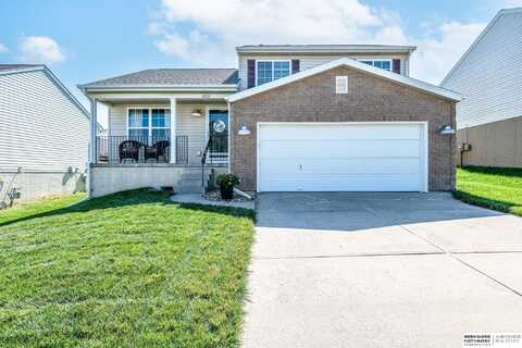 8753 Quest Street, Omaha, NE 68122