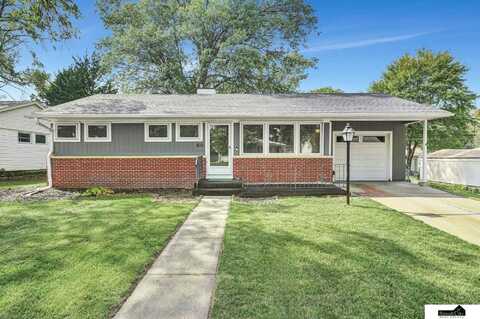 833 N 44th Street, Lincoln, NE 68503