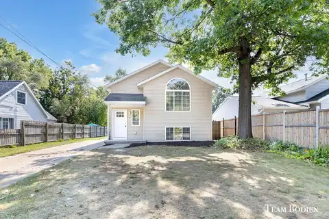 206 Nancy Street SE, Kentwood, MI 49548