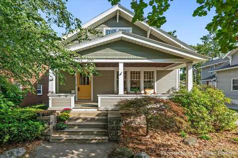 223 W 15th Street, Holland, MI 49423
