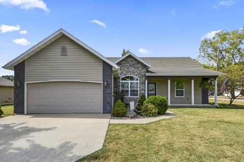 501 S Birchwood Street, Strafford, MO 65757