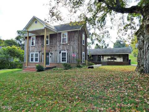 145 W Meeting Street, Dandridge, TN 37725