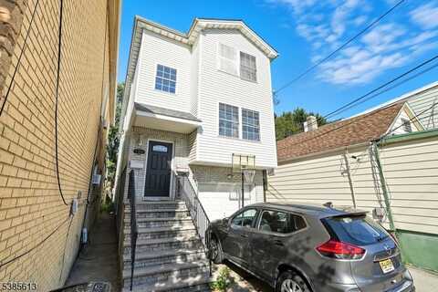 87 Cottage St, Bayonne, NJ 07002
