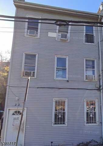 22 Cianci St, Paterson, NJ 07501
